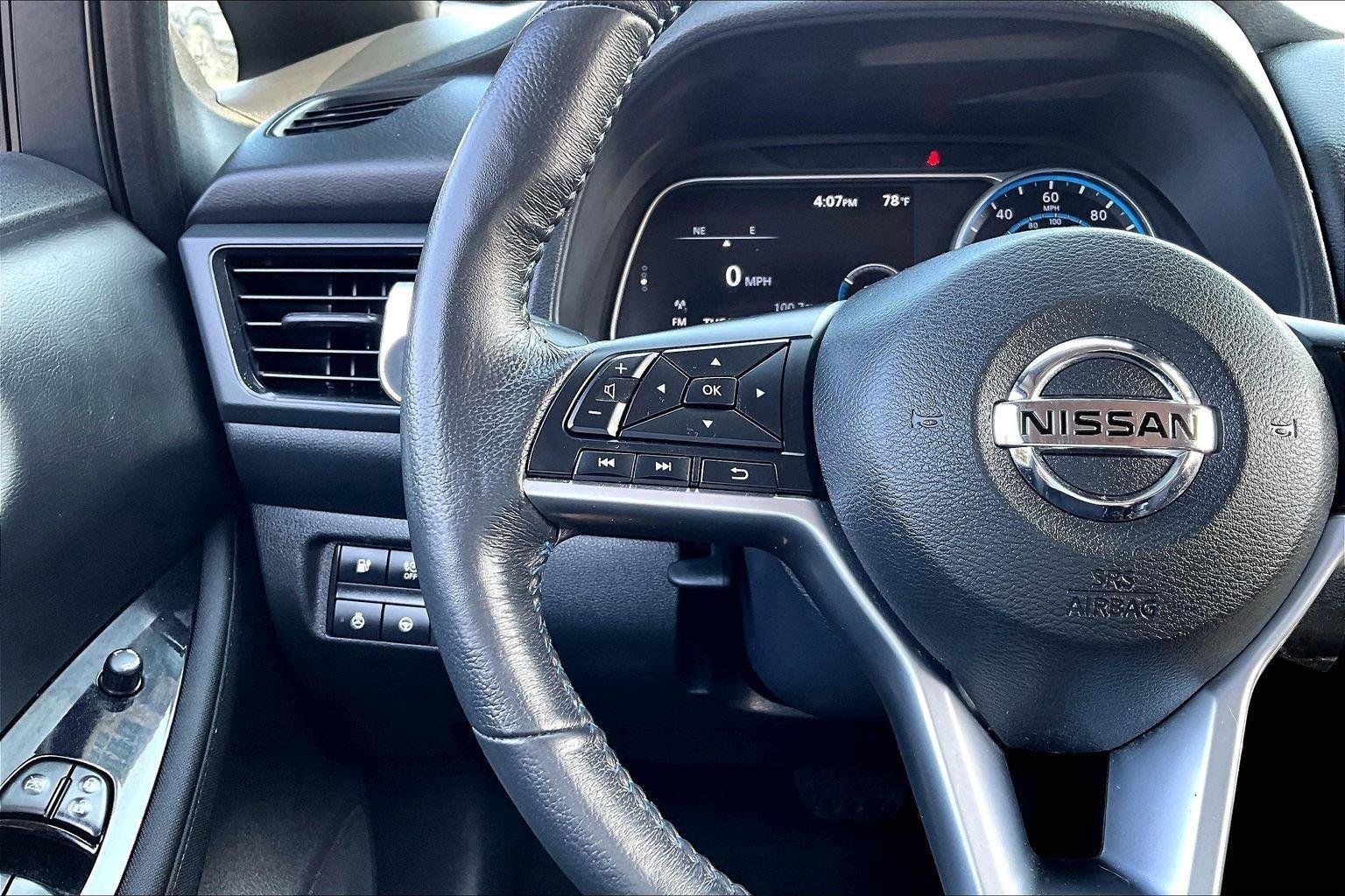 Used 2021 Nissan Leaf SV w/ SV Technology Package FWD image 11