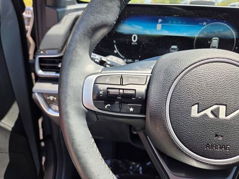 Used 2025 Kia Sportage SX image 28