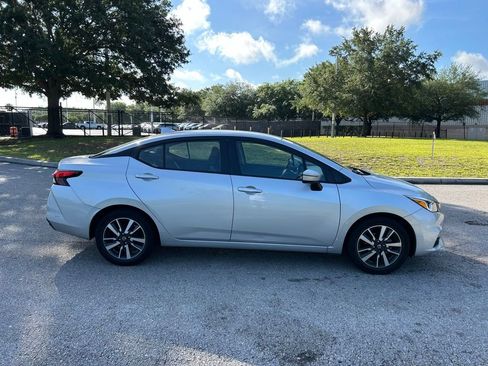 Used 2021 Nissan Versa SV image 6