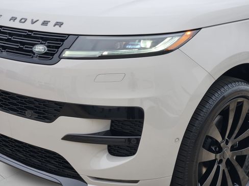 New 2026 Land Rover Range Rover Sport Dynamic SE AWD/4WD image 9