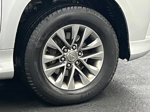 Used 2014 Lexus GX 460 Luxury AWD/4WD image 38