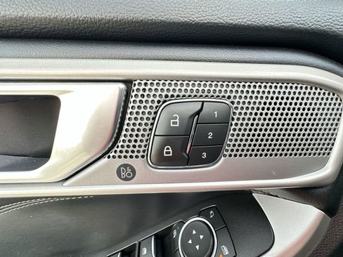 Used 2022 Ford Explorer Limited w/ Hybrid Equipment Group 310A AWD/4WD image 25