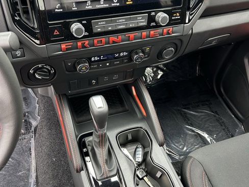 New 2025 Nissan Frontier PRO-4X image 21