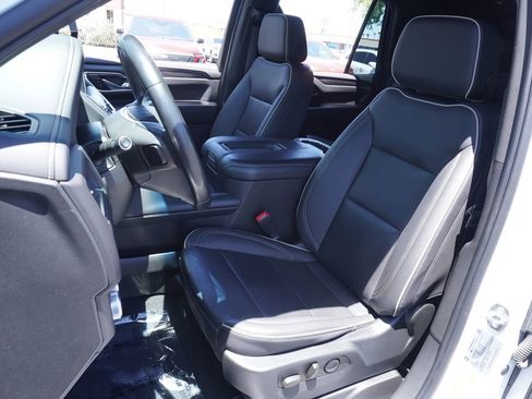 Used 2023 GMC Yukon SLT RWD image 15