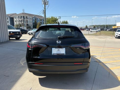 Certified 2023 Honda HR-V LX image 7