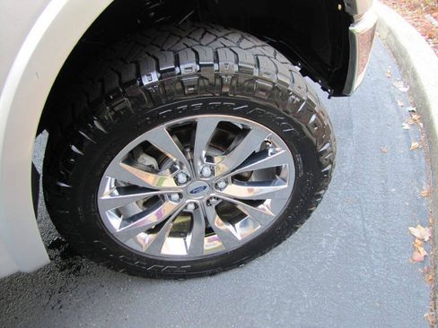 Used 2017 Ford F150 Lariat RWD image 24