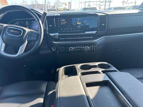 Certified 2025 GMC Sierra 1500 SLT image 19