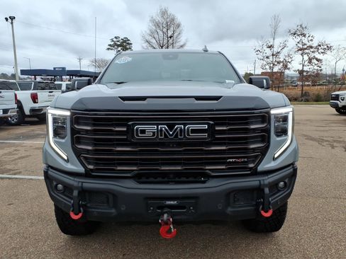 Used 2025 GMC Sierra 1500 AT4X image 2