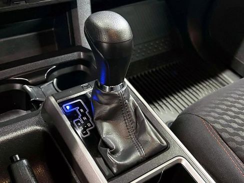 Used 2022 Toyota Tacoma SR5 AWD/4WD image 28