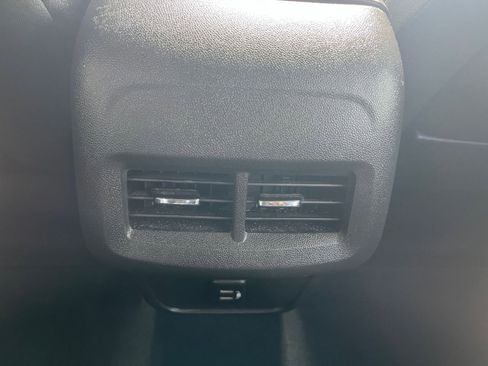 Used 2024 GMC Terrain SLE FWD image 23