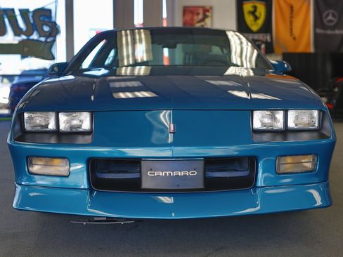 Used 1991 Chevrolet Camaro RS image 2