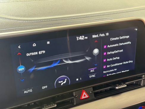 Used 2024 Kia Sportage EX image 7