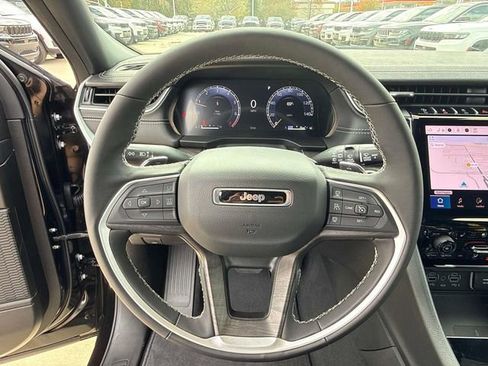 New 2025 Jeep Grand Cherokee L Limited w/ Luxury Tech Group II RWD image 15