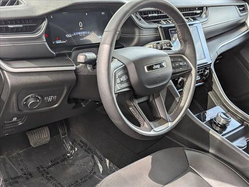Used 2024 Jeep Grand Cherokee L Altitude AWD/4WD image 10