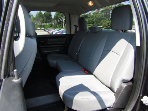 Used 2017 RAM 1500 ST AWD/4WD image 21