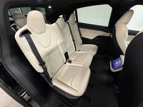 Used 2023 Tesla Model X AWD/4WD image 19