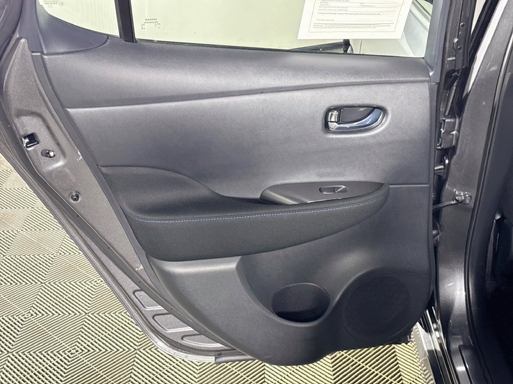 Used 2025 Nissan Leaf S FWD image 18