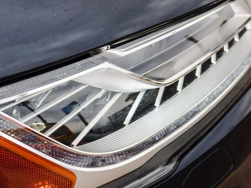 Used 2017 Audi A8 L 3.0T w/ Executive Package image 9