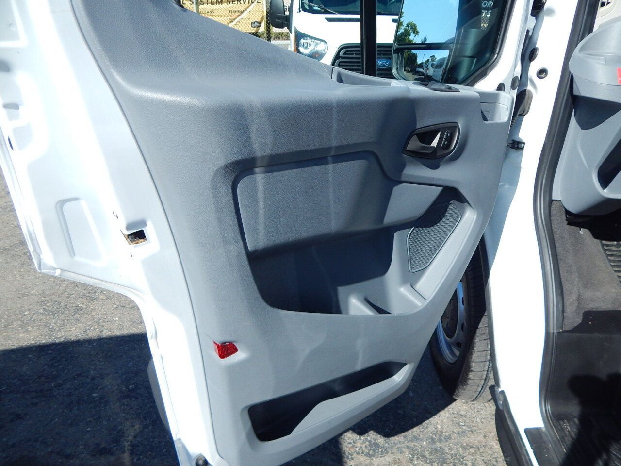 Used 2018 Ford Transit 350 XL RWD image 18