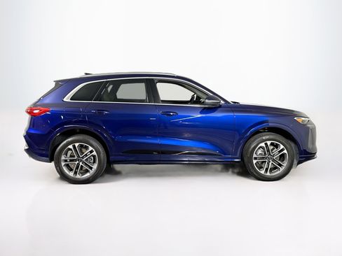 Used 2025 Audi Q5 Premium w/ Convenience Package AWD/4WD image 6