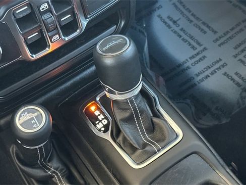 Used 2022 Jeep Gladiator Overland w/ Popular Equipment Package image 24