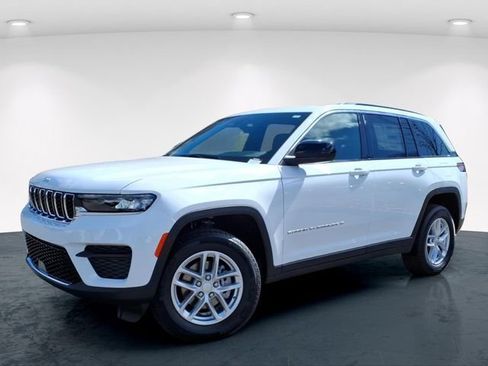 New 2026 Jeep Grand Cherokee Laredo X AWD/4WD image 2