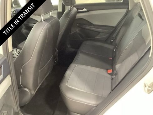 Used 2024 Volkswagen Taos SE w/ Panoramic Sunroof Package AWD/4WD image 12