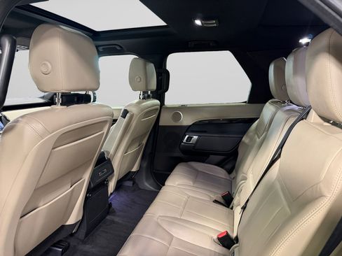 Used 2018 Land Rover Discovery SE AWD/4WD image 36
