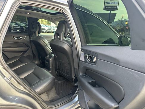 Used 2019 Volvo XC60 T8 Inscription w/ Advanced Package image 11