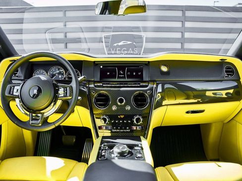 Used 2022 Rolls-Royce Cullinan Black Badge w/ Dark Exterior Package AWD/4WD image 59