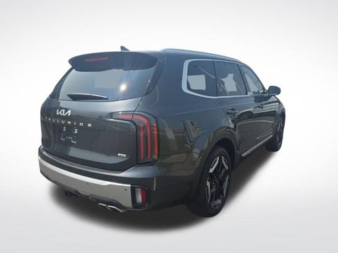Used 2024 Kia Telluride EX w/ EX Captain's Chair Package AWD/4WD image 3