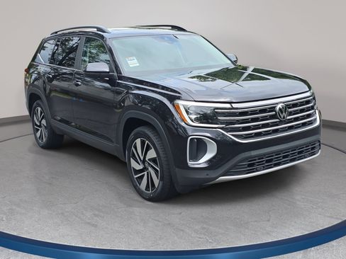 Certified 2024 Volkswagen Atlas SE FWD image 3