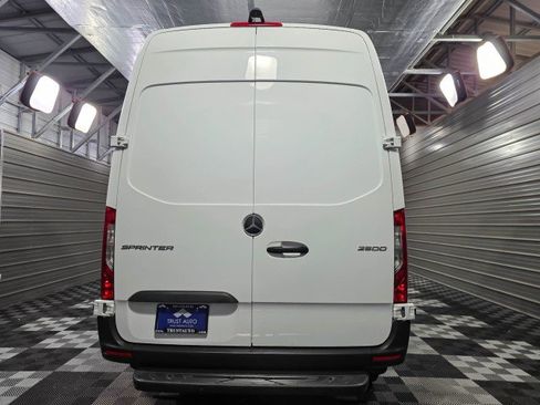 Used 2023 Mercedes-Benz Sprinter 2500 image 6