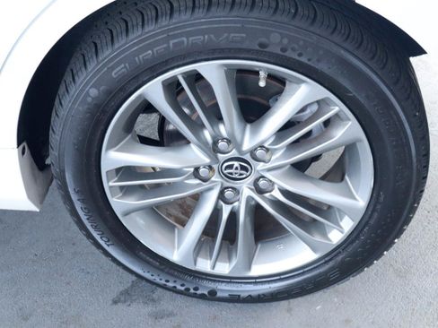 Used 2016 Toyota Camry SE FWD image 39