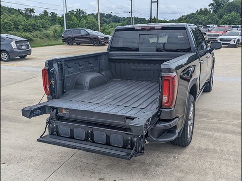 Used 2024 GMC Sierra 1500 Denali w/ Technology Package AWD/4WD image 15