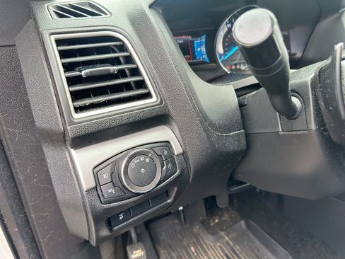 Used 2017 Ford Explorer XLT w/ Equipment Group 202A AWD/4WD image 24