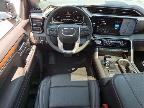 Used 2025 GMC Sierra 1500 Denali AWD/4WD image 14