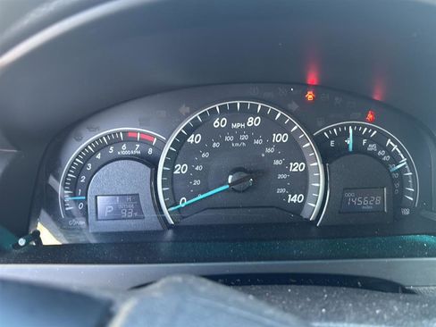 Used 2015 Toyota Camry LE FWD image 5