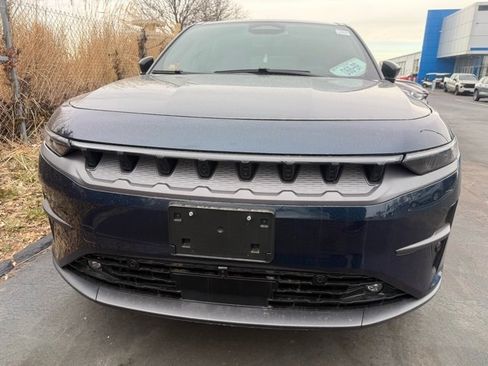 Used 2025 Jeep Wagoneer S Limited image 3