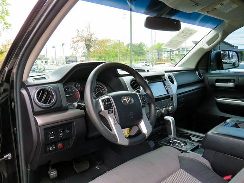 Used 2015 Toyota Tundra SR5 w/ SR5 Upgrade Package image 15