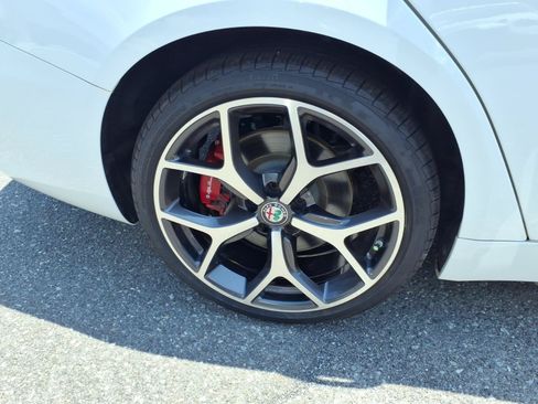 Used 2020 Alfa Romeo Giulia Ti w/ Active Blind Spot Package RWD image 11