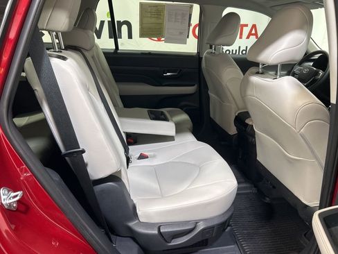 Used 2025 Toyota Grand Highlander AWD Hybrid image 16
