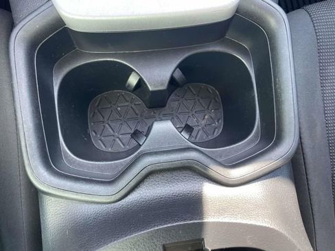 Used 2020 Toyota RAV4 LE FWD image 37