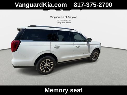 Used 2025 Ford Expedition Platinum AWD/4WD image 9