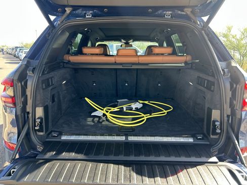 Used 2021 BMW X5 xDrive45e w/ M Sport Package image 11