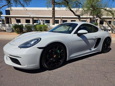 Used 2018 Porsche 718 Cayman Coupe image 5