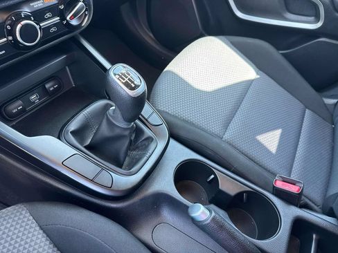 Used 2021 Kia Soul LX FWD image 27