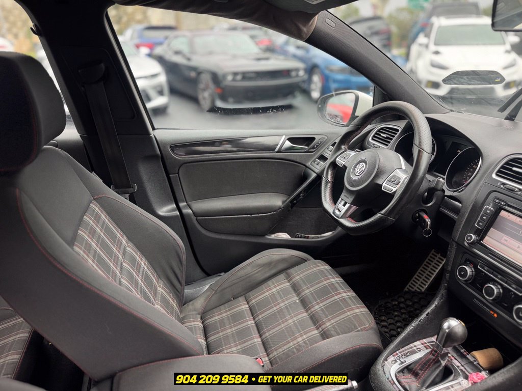 Used 2010 Volkswagen GTI 4-Door FWD image 17
