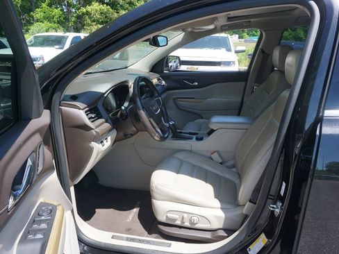 Used 2019 GMC Acadia Denali w/ Technology Package image 2