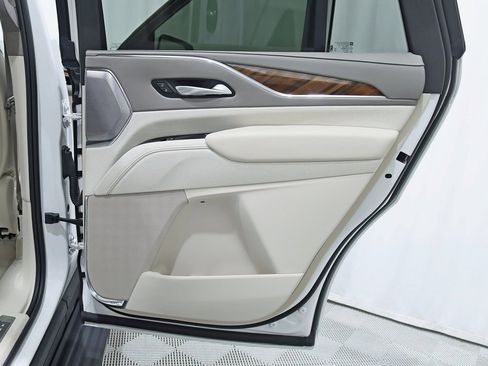 Used 2024 Cadillac Escalade Premium Luxury Platinum w/ Heavy-Duty Trailer Package image 44